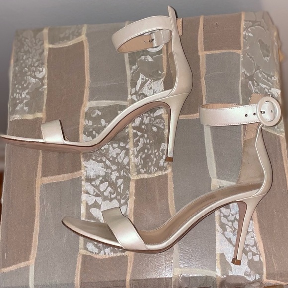 Gianvito Rossi Portofino Sandals Pearl White 38 - Picture 3 of 13